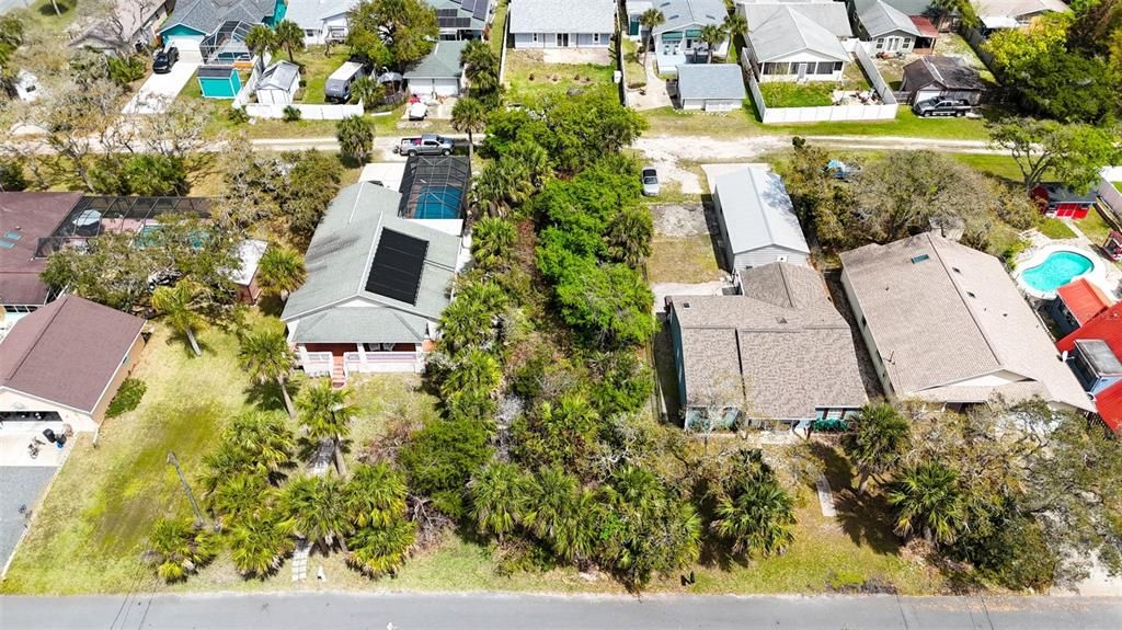 На продажу: $165,000 (0.18 acres)