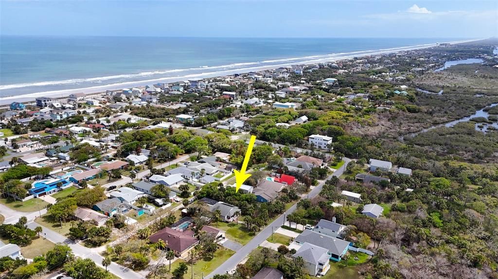 На продажу: $165,000 (0.18 acres)