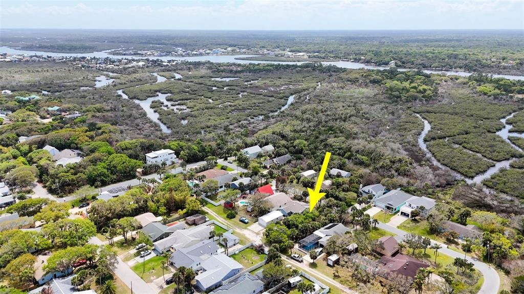 На продажу: $165,000 (0.18 acres)