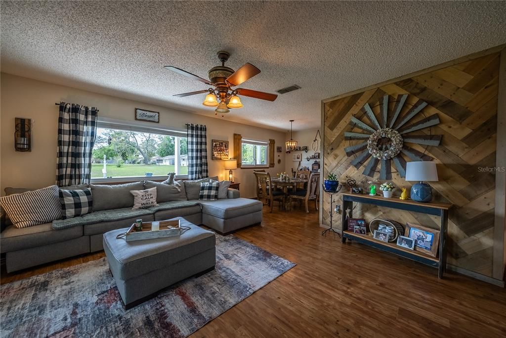 На продажу: $160,000 (2 спален, 2 ванн, 1008 Квадратных фут)