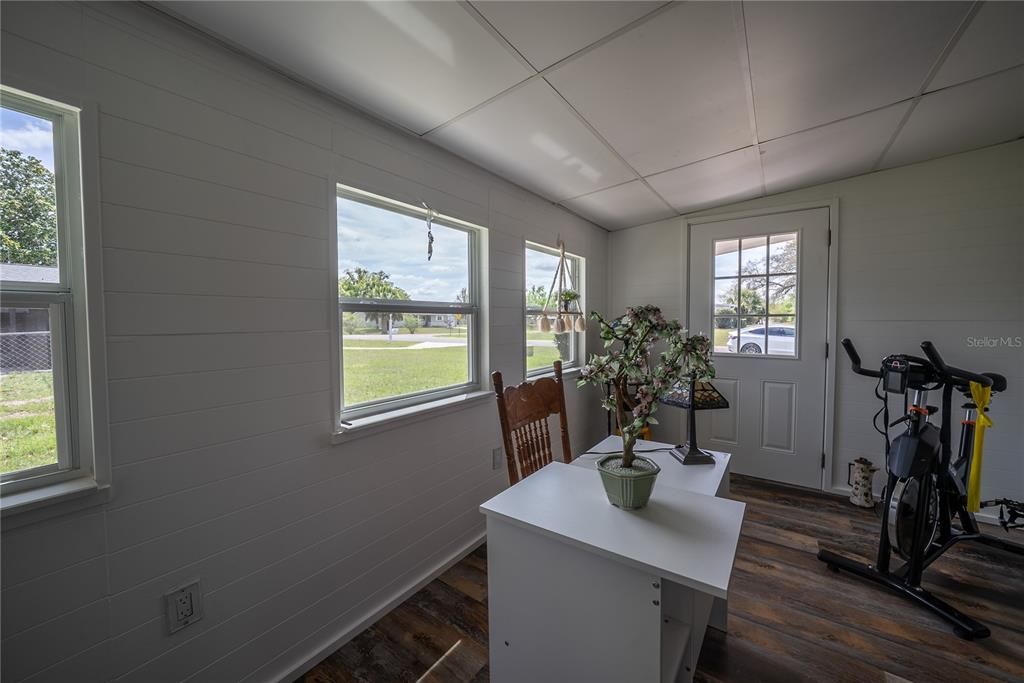 На продажу: $160,000 (2 спален, 2 ванн, 1008 Квадратных фут)