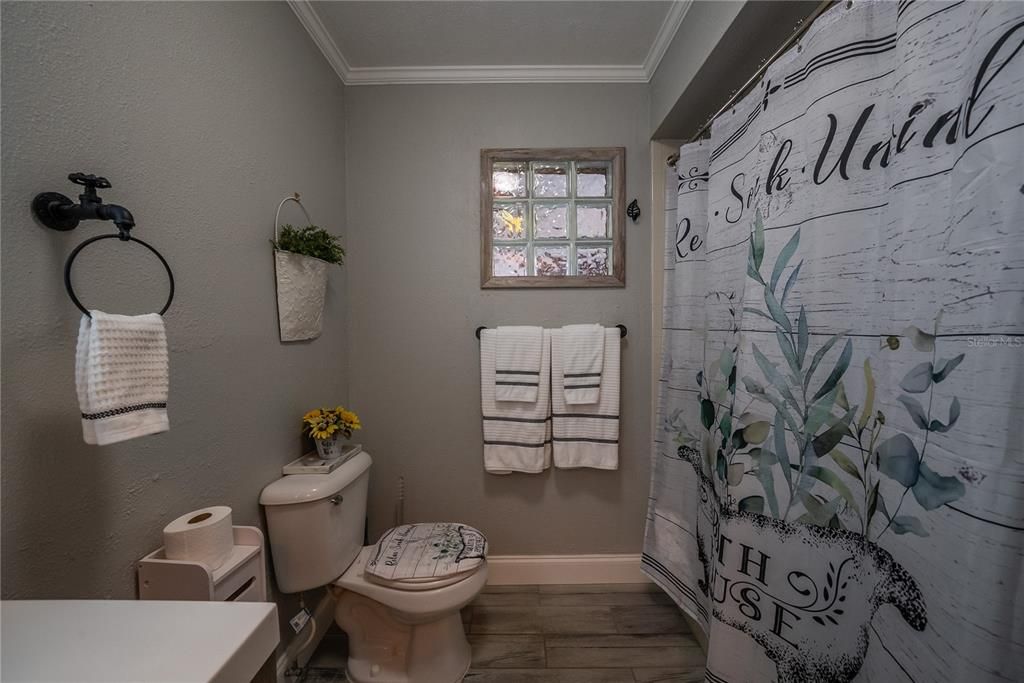 На продажу: $160,000 (2 спален, 2 ванн, 1008 Квадратных фут)