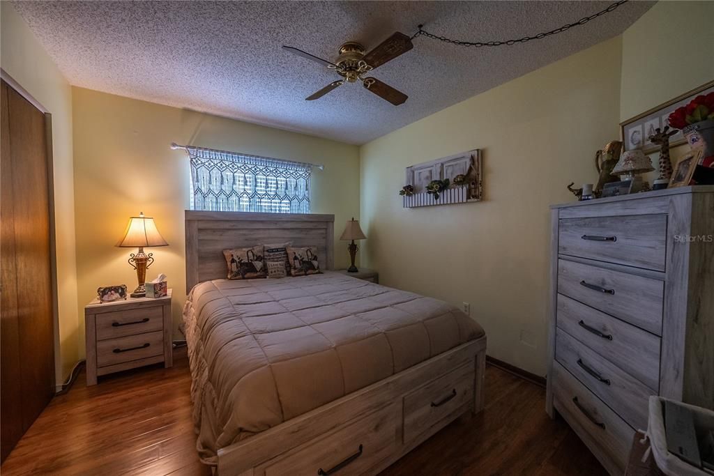 На продажу: $160,000 (2 спален, 2 ванн, 1008 Квадратных фут)