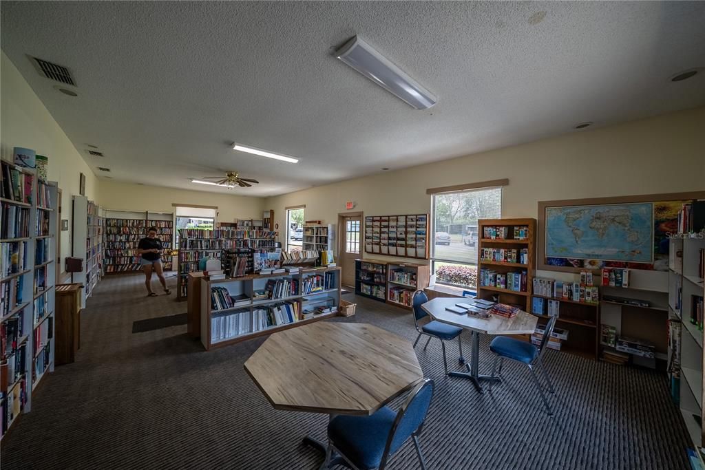 На продажу: $160,000 (2 спален, 2 ванн, 1008 Квадратных фут)