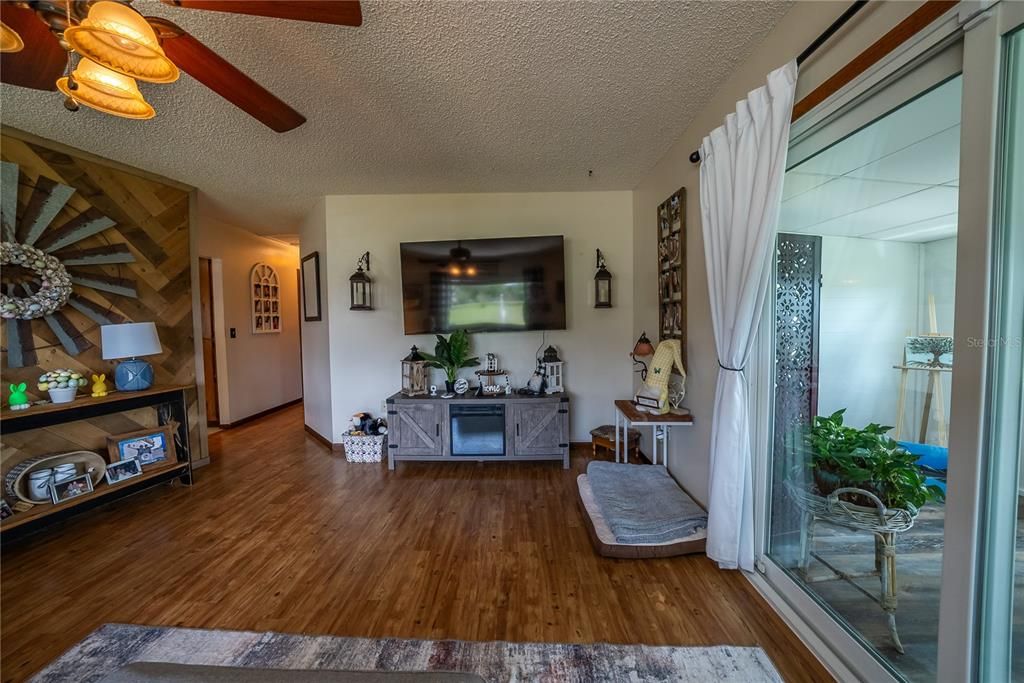 На продажу: $160,000 (2 спален, 2 ванн, 1008 Квадратных фут)