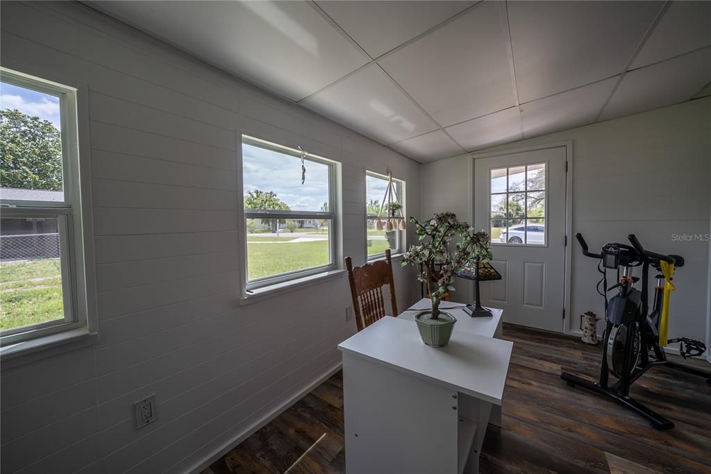 На продажу: $160,000 (2 спален, 2 ванн, 1008 Квадратных фут)