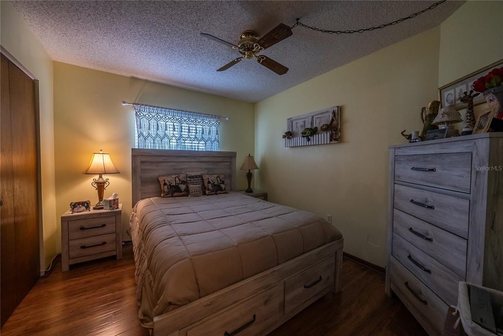 На продажу: $160,000 (2 спален, 2 ванн, 1008 Квадратных фут)