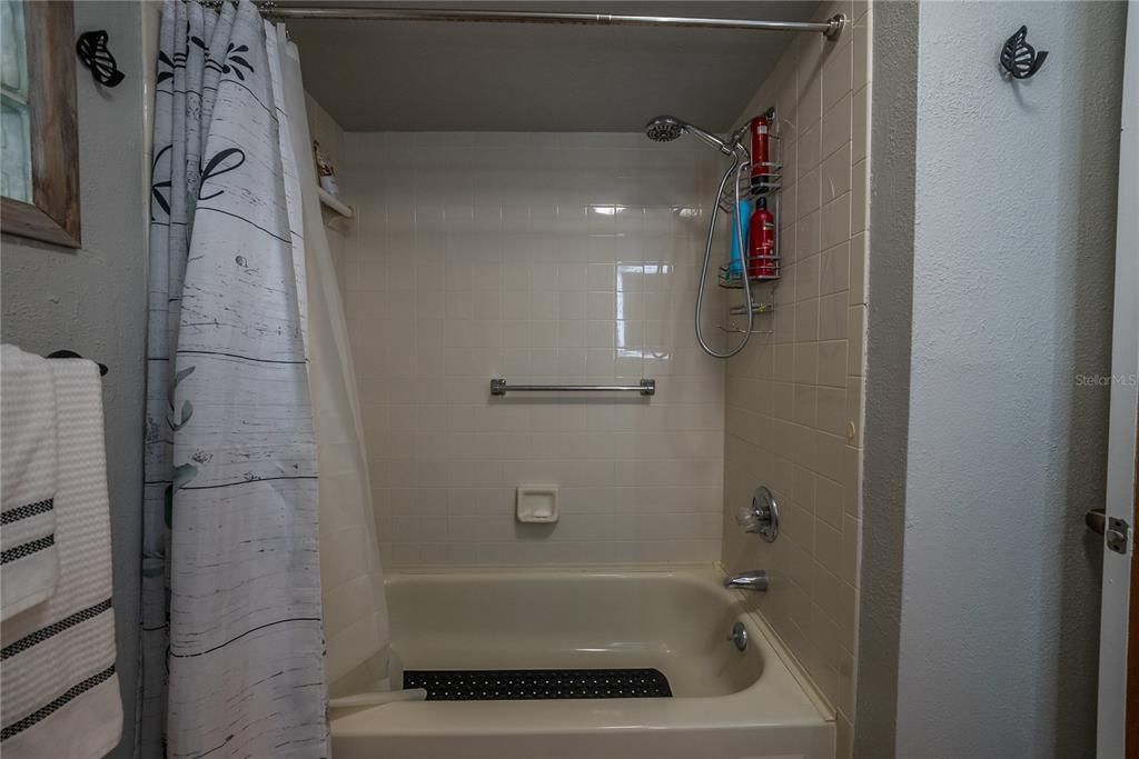 На продажу: $160,000 (2 спален, 2 ванн, 1008 Квадратных фут)