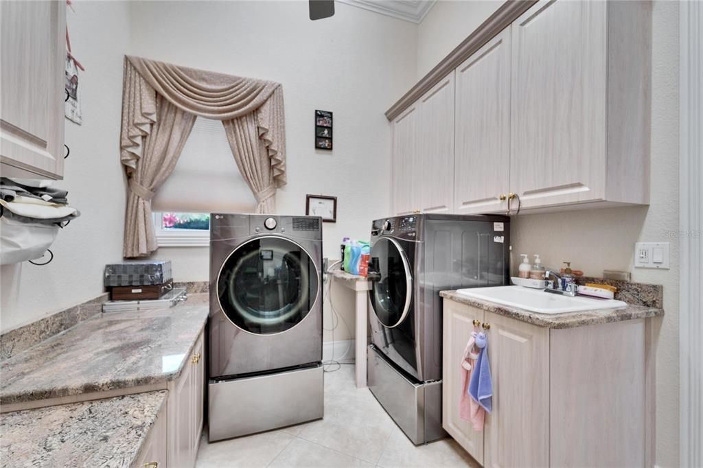 For Sale: $1,730,000 (4 beds, 4 baths, 4665 Square Feet)