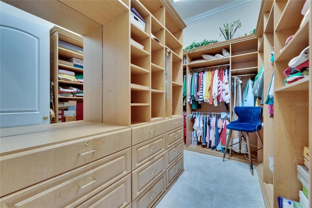 For Sale: $1,730,000 (4 beds, 4 baths, 4665 Square Feet)