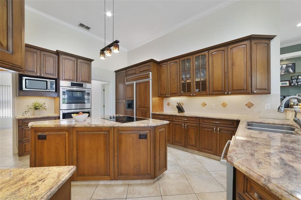 For Sale: $1,625,000 (5 beds, 5 baths, 4213 Square Feet)