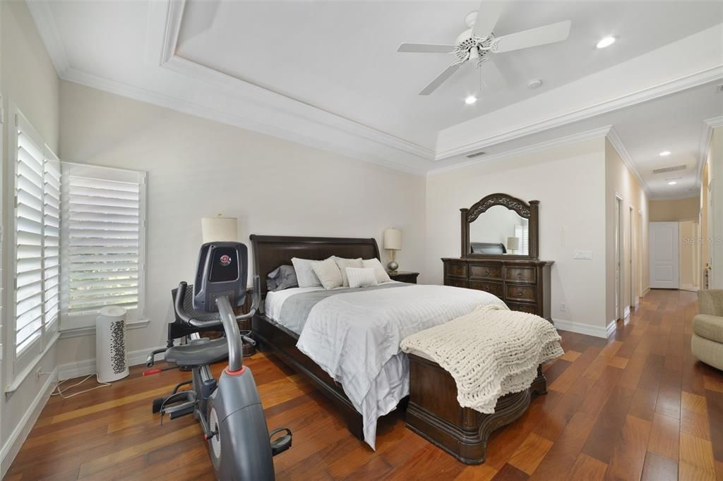 For Sale: $1,625,000 (5 beds, 5 baths, 4213 Square Feet)