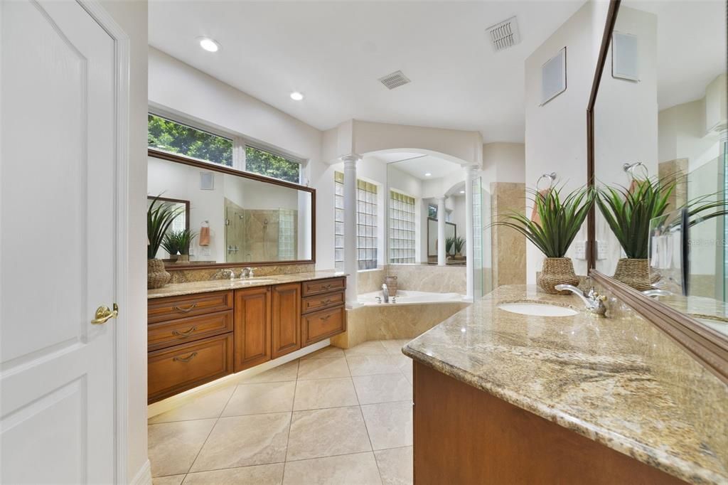 For Sale: $1,625,000 (5 beds, 5 baths, 4213 Square Feet)