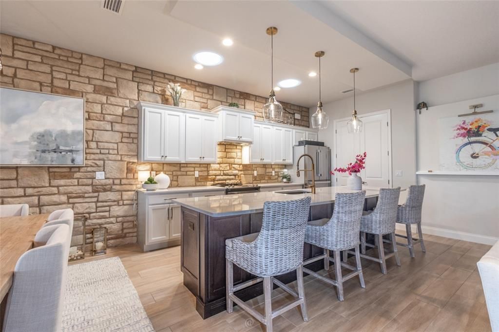 На продажу: $539,900 (3 спален, 3 ванн, 1843 Квадратных фут)