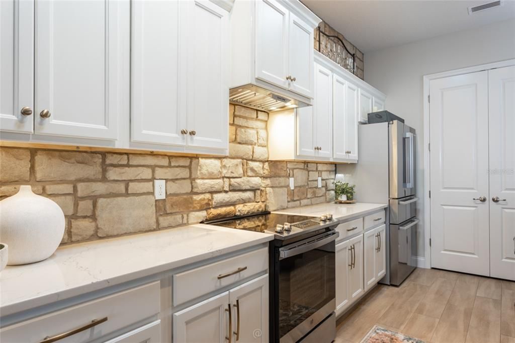 На продажу: $539,900 (3 спален, 3 ванн, 1843 Квадратных фут)