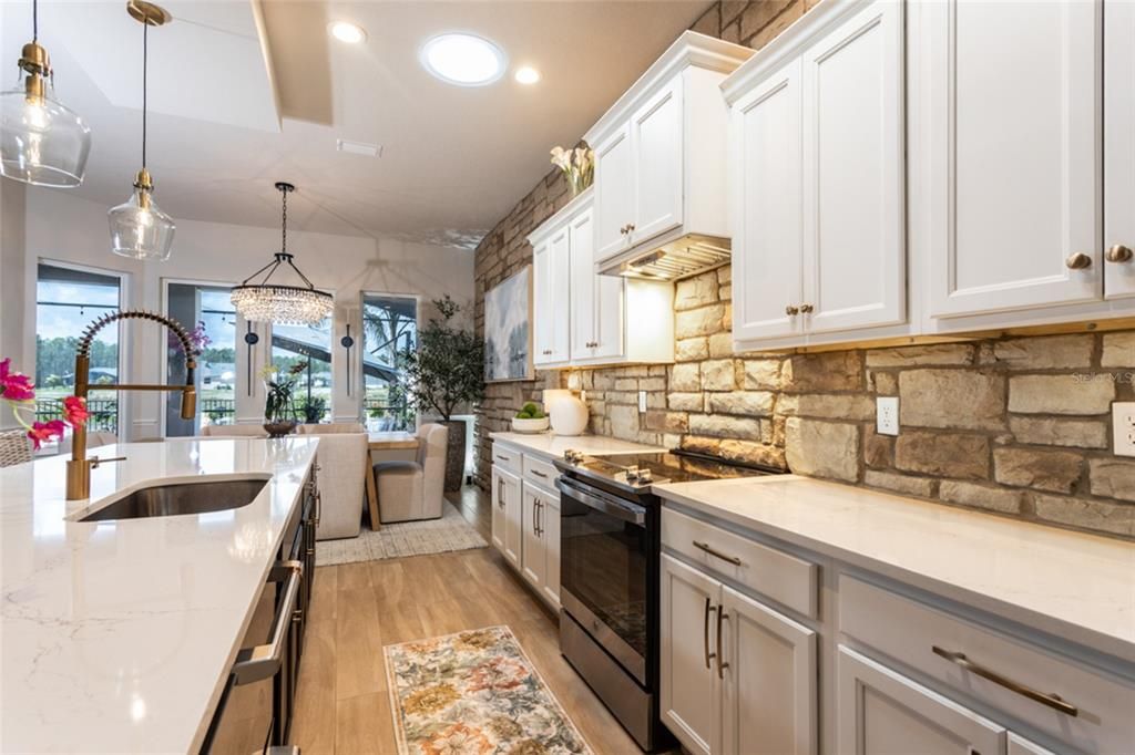 На продажу: $539,900 (3 спален, 3 ванн, 1843 Квадратных фут)