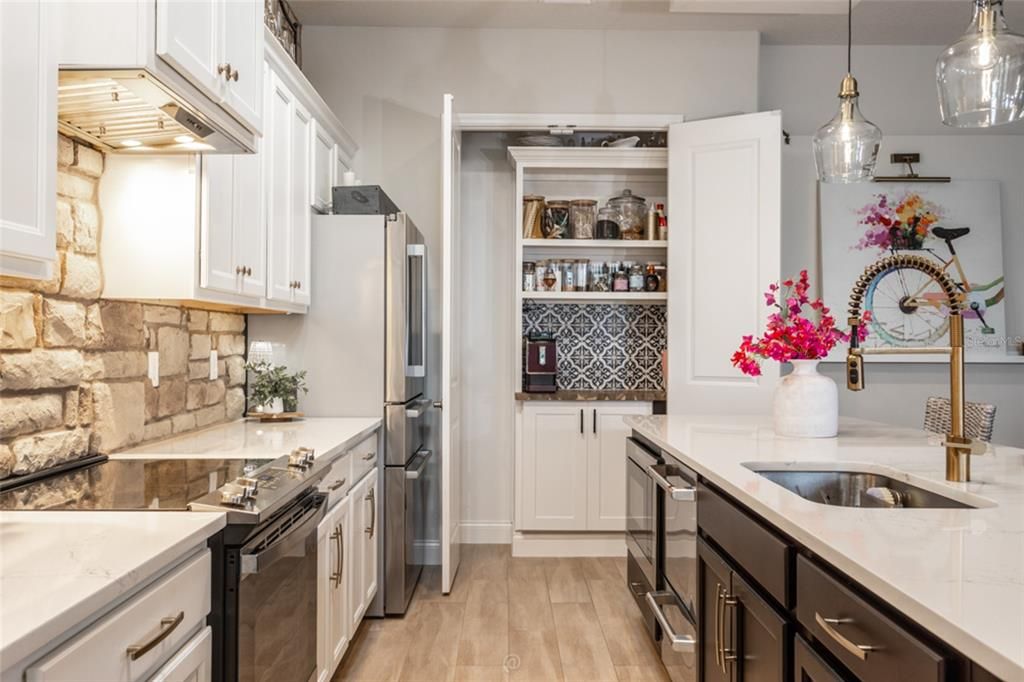 На продажу: $539,900 (3 спален, 3 ванн, 1843 Квадратных фут)