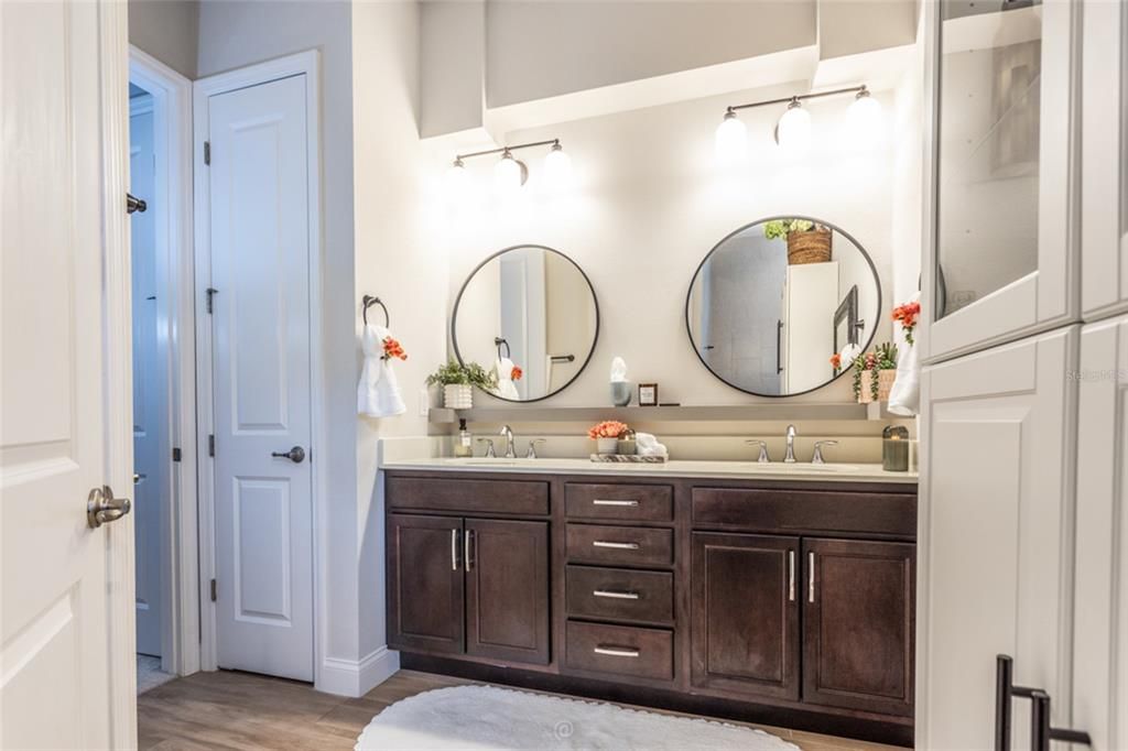 На продажу: $539,900 (3 спален, 3 ванн, 1843 Квадратных фут)