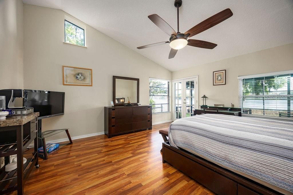 For Sale: $860,000 (3 beds, 2 baths, 1996 Square Feet)