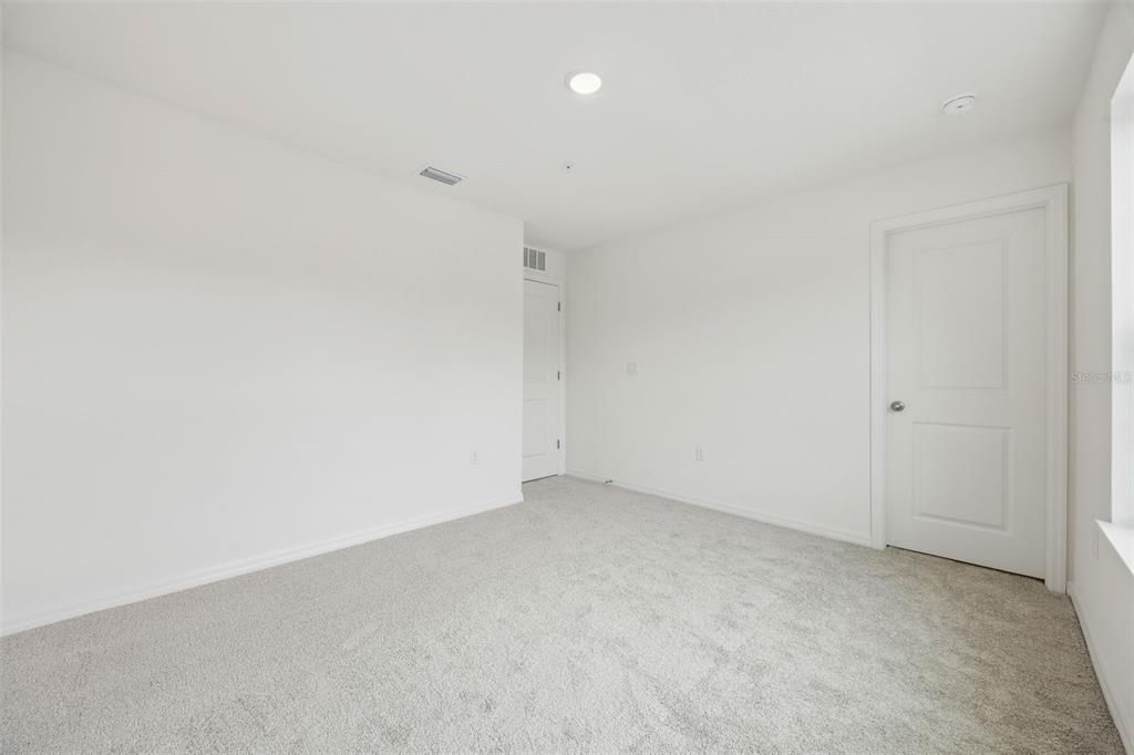 На продажу: $349,999 (4 спален, 2 ванн, 1860 Квадратных фут)