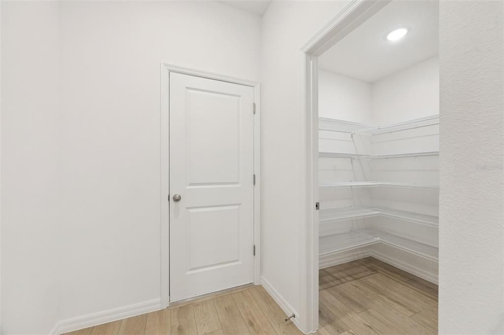 На продажу: $349,999 (4 спален, 2 ванн, 1860 Квадратных фут)