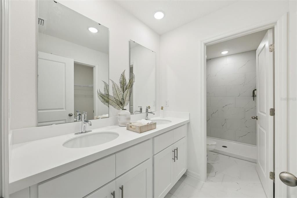 На продажу: $349,999 (4 спален, 2 ванн, 1860 Квадратных фут)