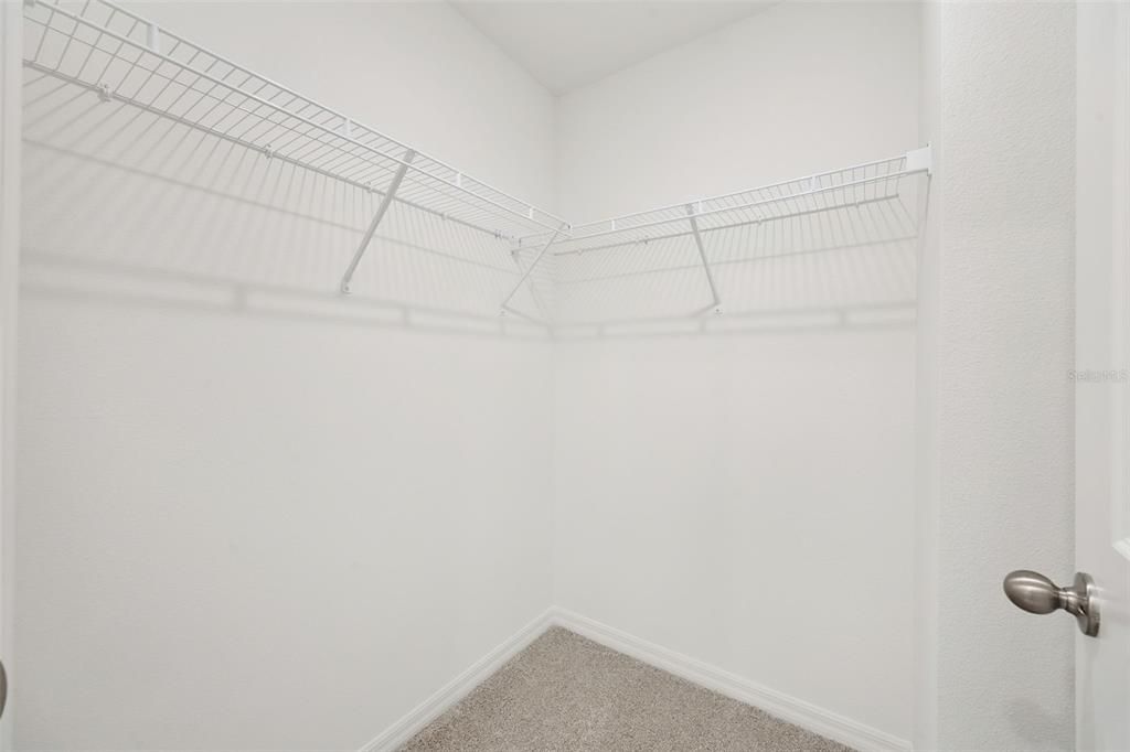 На продажу: $349,999 (4 спален, 2 ванн, 1860 Квадратных фут)