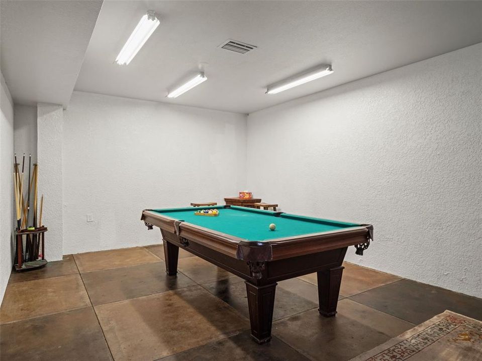 Activo con contrato: $889,000 (3 camas, 3 baños, 3154 Pies cuadrados)