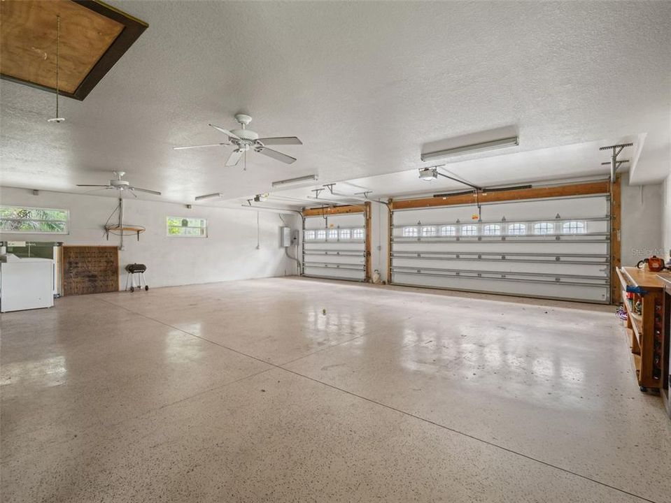 Activo con contrato: $889,000 (3 camas, 3 baños, 3154 Pies cuadrados)