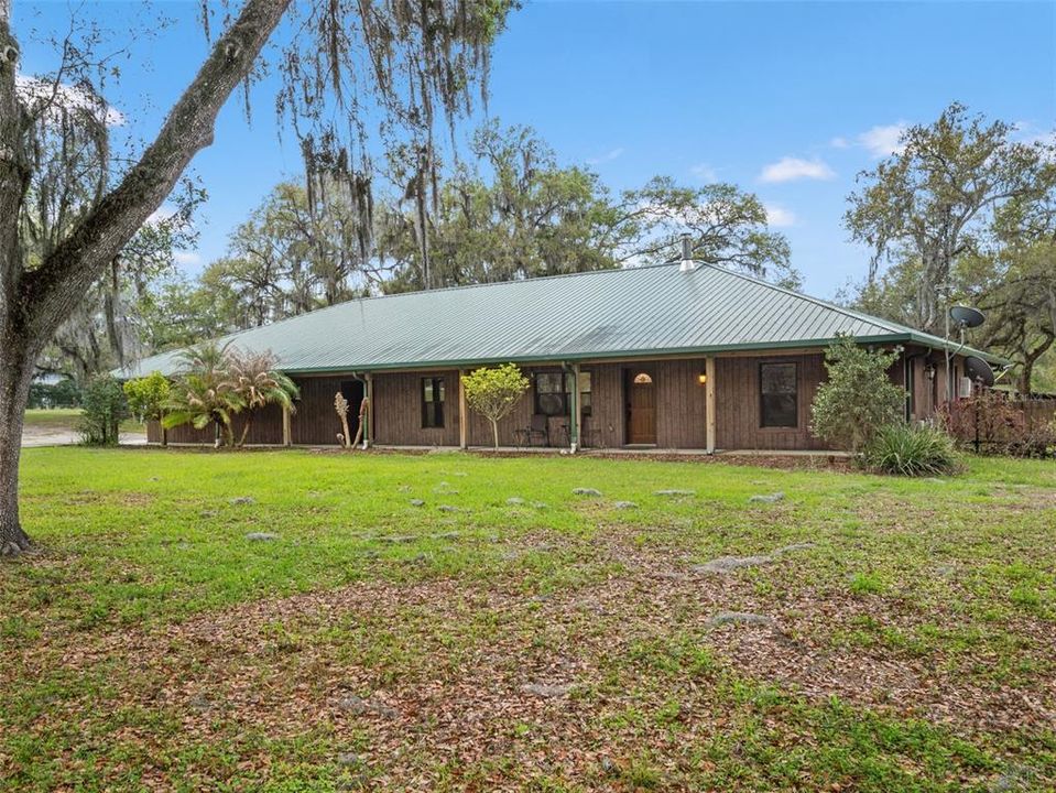 Activo con contrato: $889,000 (3 camas, 3 baños, 3154 Pies cuadrados)