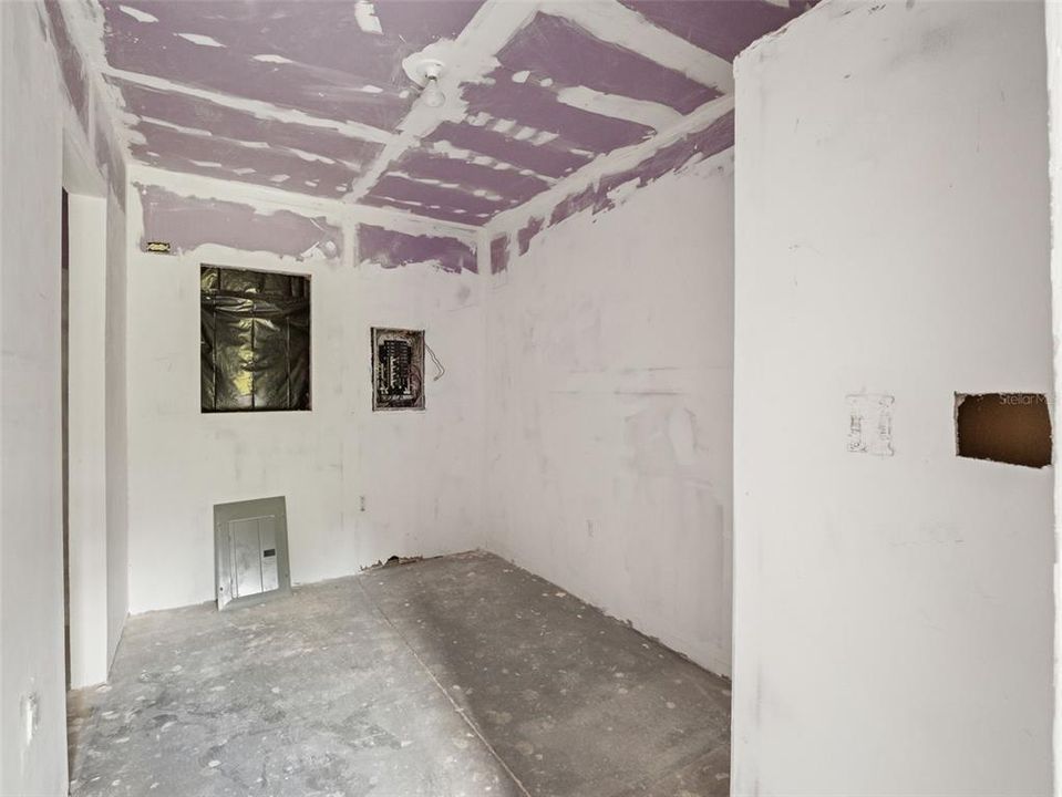 Activo con contrato: $889,000 (3 camas, 3 baños, 3154 Pies cuadrados)