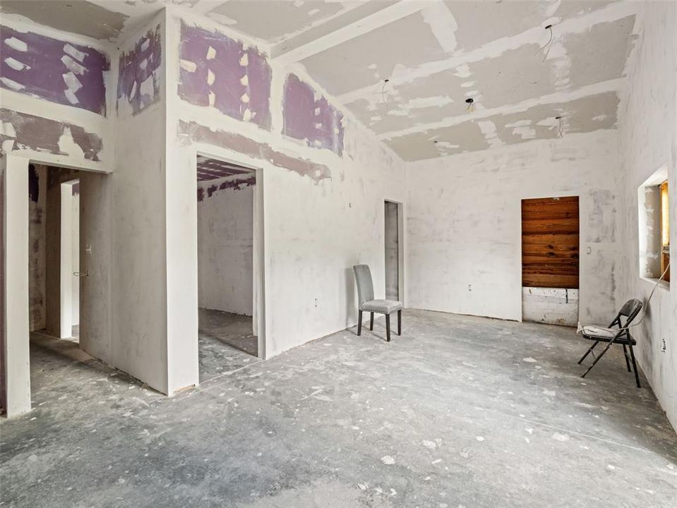 Activo con contrato: $889,000 (3 camas, 3 baños, 3154 Pies cuadrados)