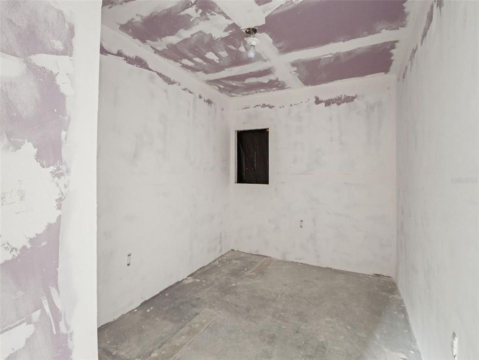 Activo con contrato: $889,000 (3 camas, 3 baños, 3154 Pies cuadrados)