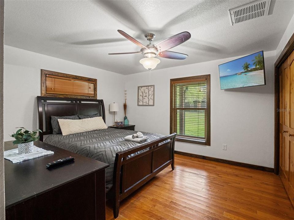 Activo con contrato: $889,000 (3 camas, 3 baños, 3154 Pies cuadrados)