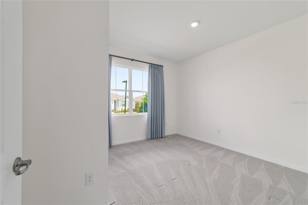 Activo con contrato: $305,000 (2 camas, 2 baños, 1813 Pies cuadrados)