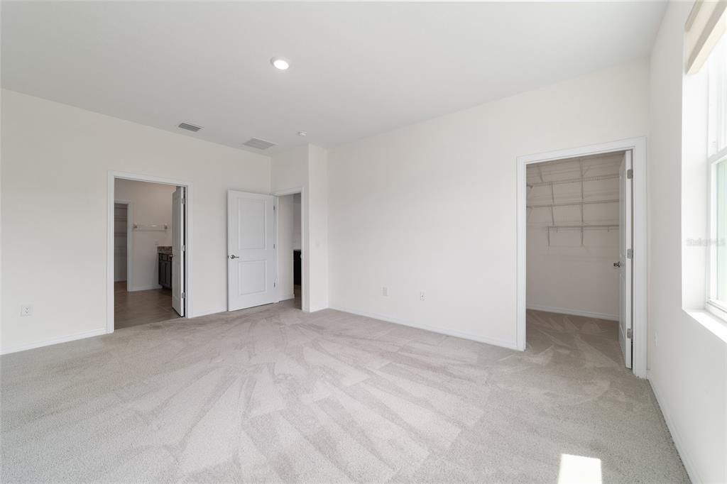 Activo con contrato: $305,000 (2 camas, 2 baños, 1813 Pies cuadrados)