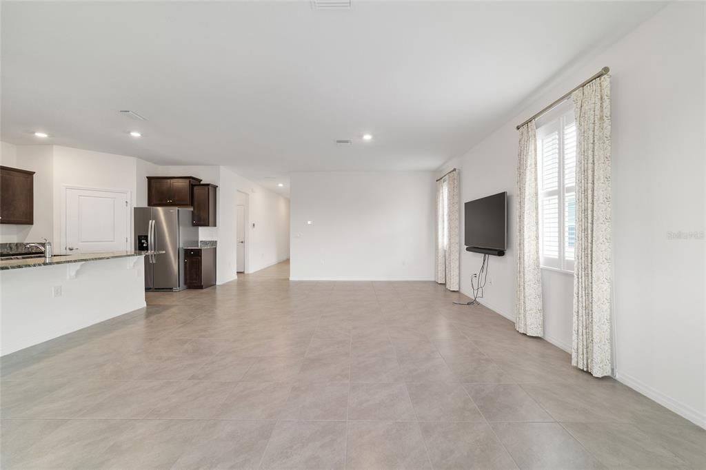 Activo con contrato: $305,000 (2 camas, 2 baños, 1813 Pies cuadrados)