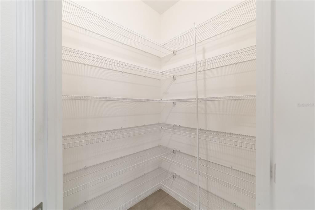 Activo con contrato: $305,000 (2 camas, 2 baños, 1813 Pies cuadrados)