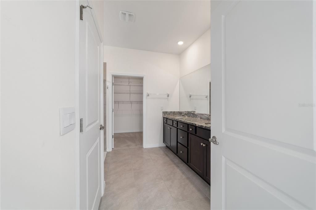 Activo con contrato: $305,000 (2 camas, 2 baños, 1813 Pies cuadrados)