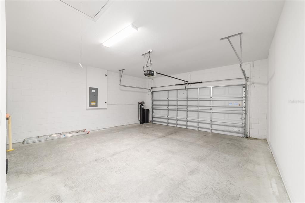 Activo con contrato: $305,000 (2 camas, 2 baños, 1813 Pies cuadrados)