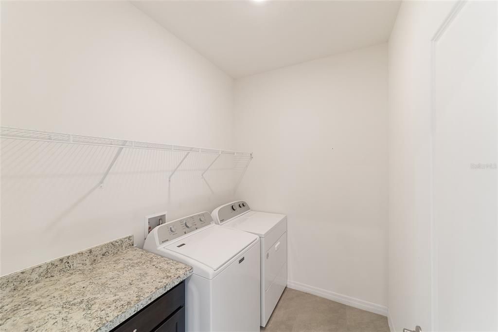 Activo con contrato: $305,000 (2 camas, 2 baños, 1813 Pies cuadrados)