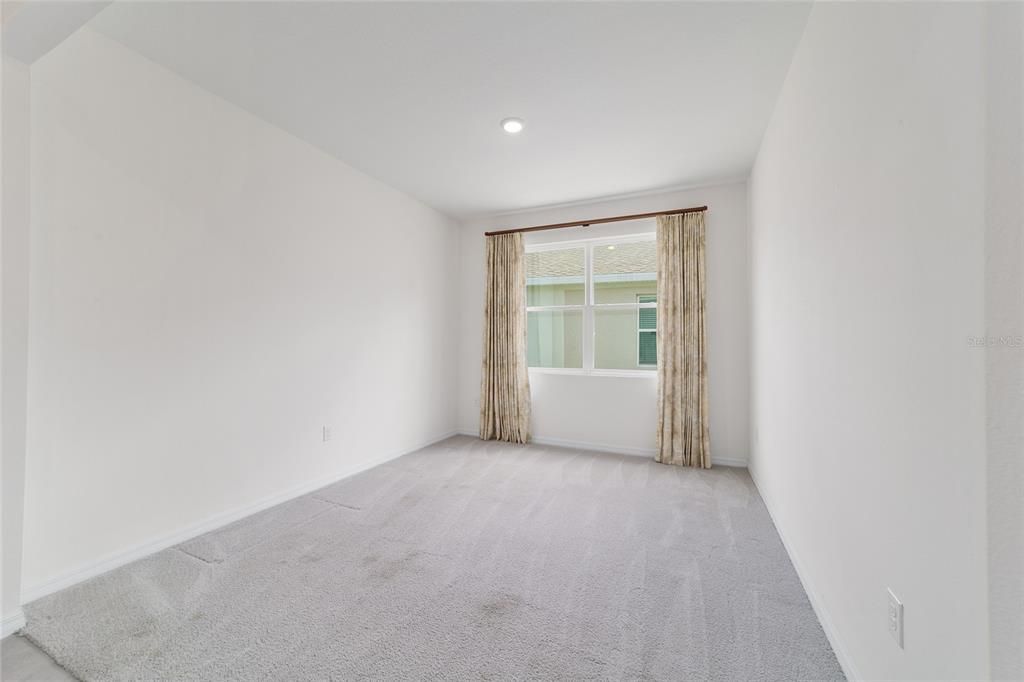 Activo con contrato: $305,000 (2 camas, 2 baños, 1813 Pies cuadrados)