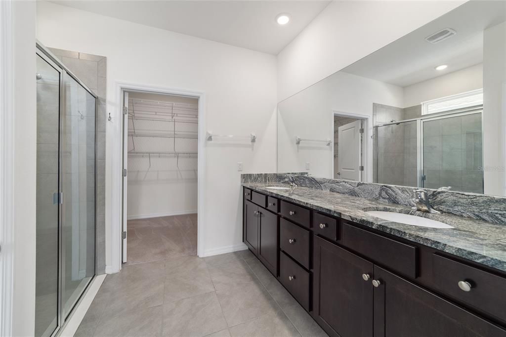 Activo con contrato: $305,000 (2 camas, 2 baños, 1813 Pies cuadrados)