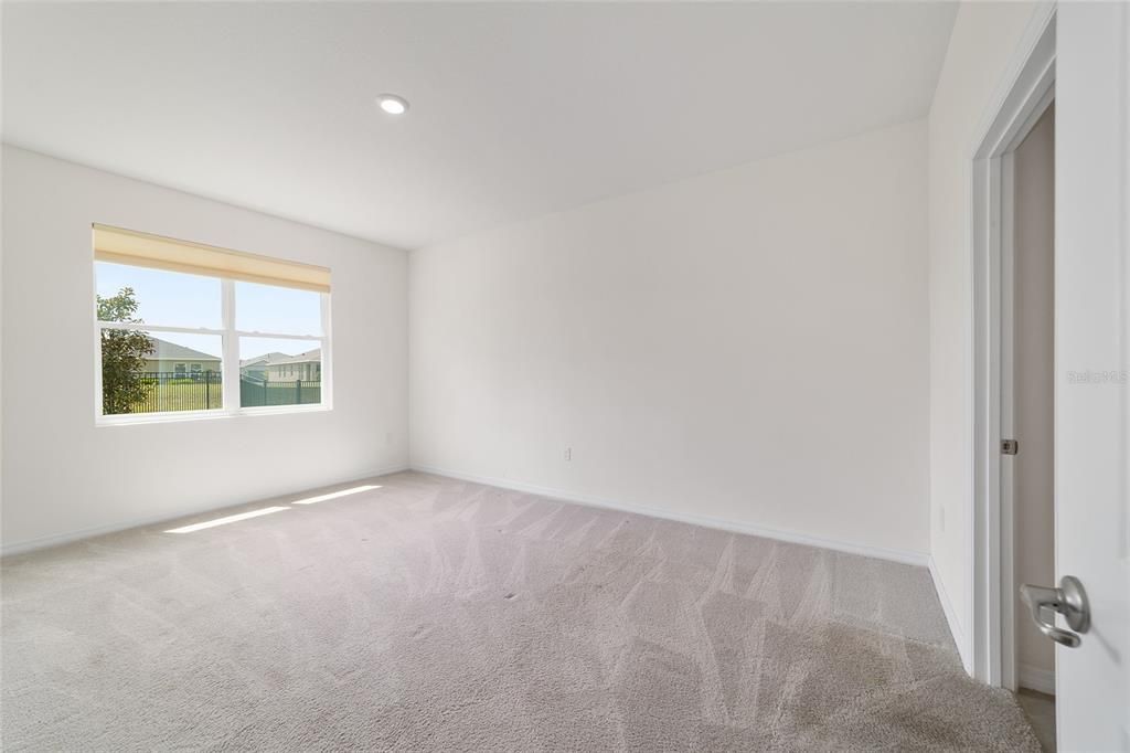 Activo con contrato: $305,000 (2 camas, 2 baños, 1813 Pies cuadrados)