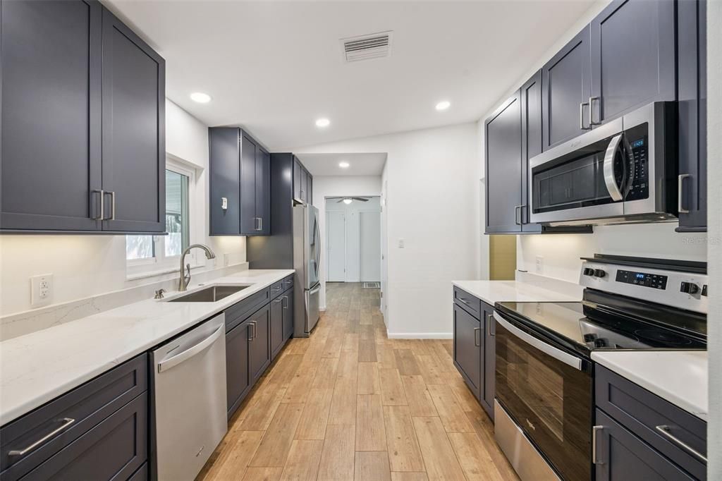 For Sale: $370,000 (3 beds, 2 baths, 1662 Square Feet)