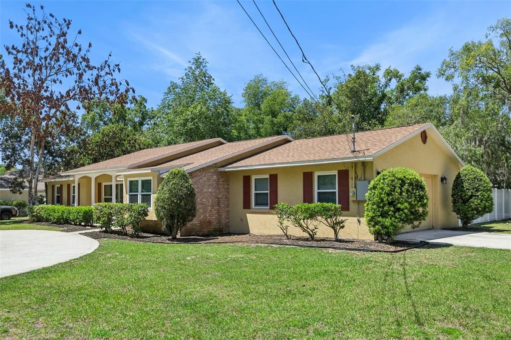 For Sale: $370,000 (3 beds, 2 baths, 1662 Square Feet)