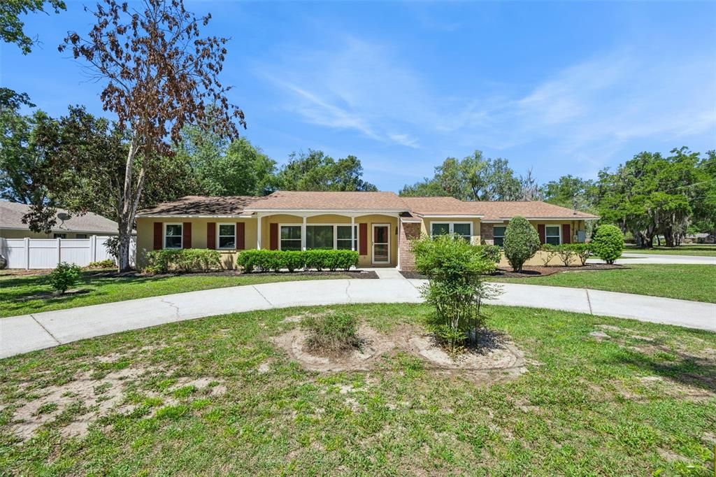 For Sale: $370,000 (3 beds, 2 baths, 1662 Square Feet)