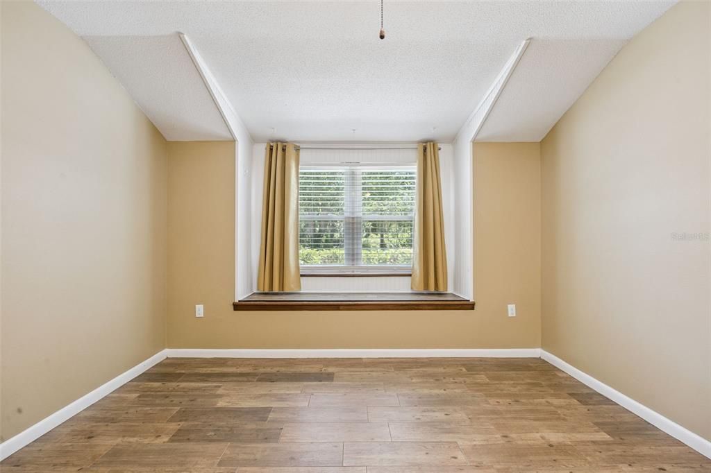 For Sale: $370,000 (3 beds, 2 baths, 1662 Square Feet)