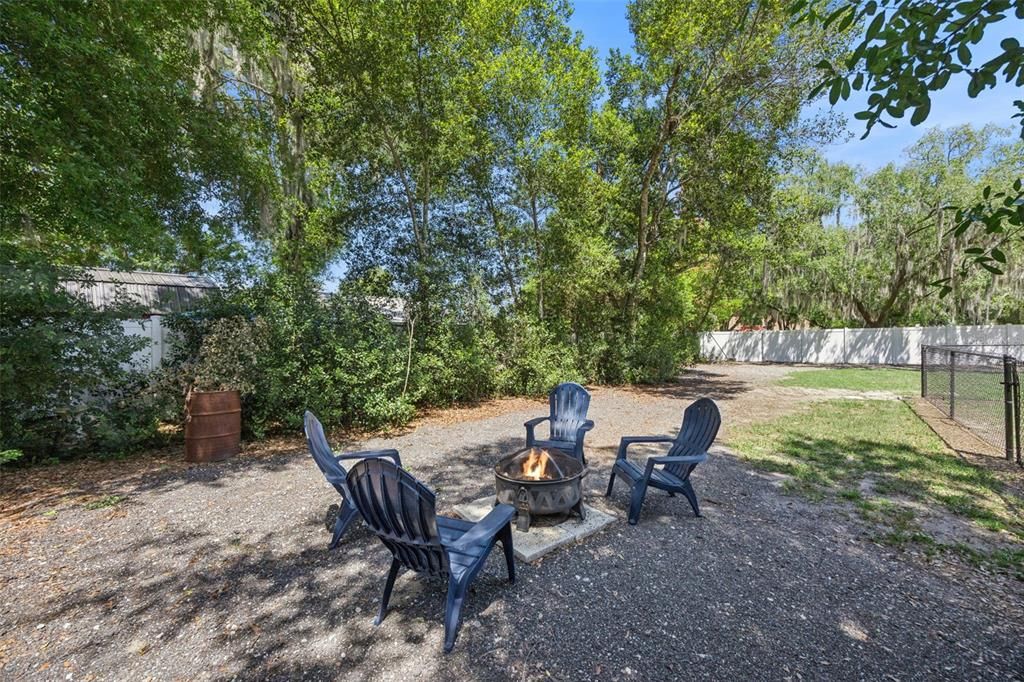 For Sale: $370,000 (3 beds, 2 baths, 1662 Square Feet)
