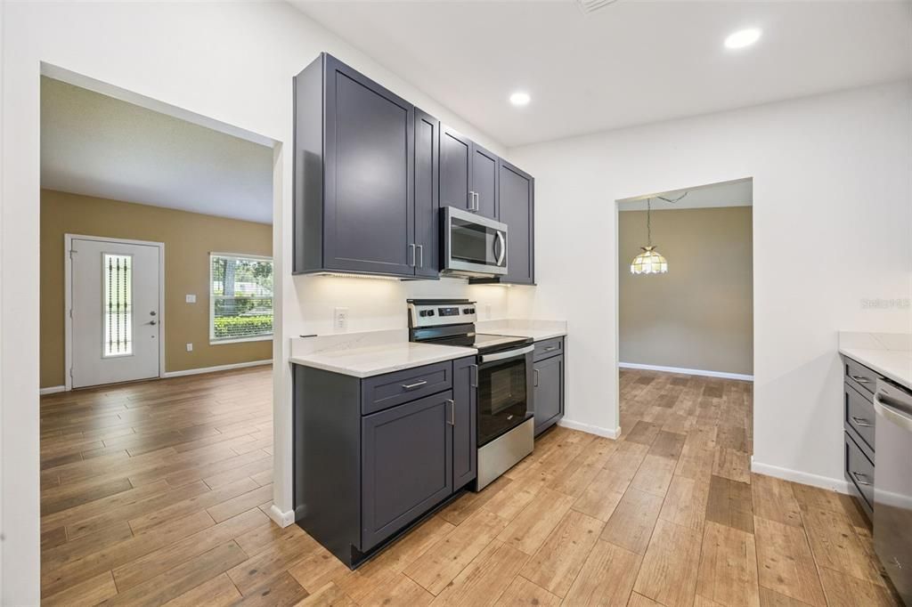 For Sale: $370,000 (3 beds, 2 baths, 1662 Square Feet)